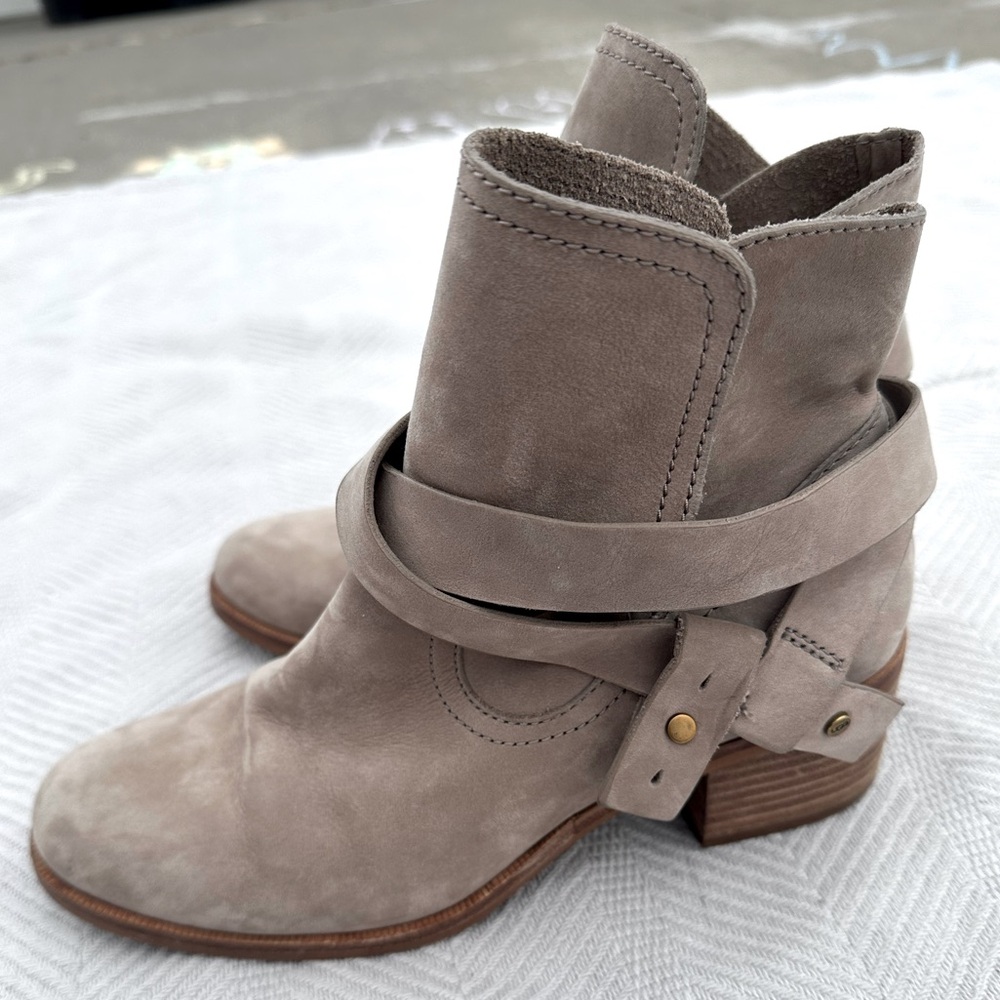 UGG elora boots
